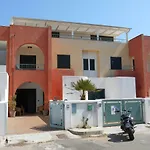 Red Con Spazio Esterno A 50 Metri Dalla Gallipoli
