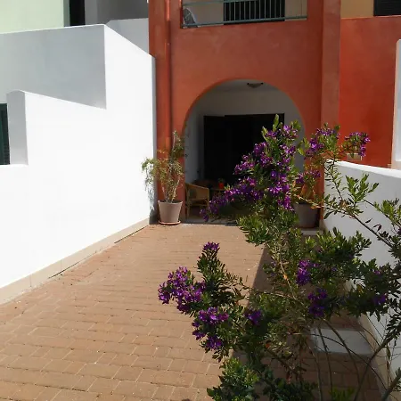 Red Con Spazio Esterno A 50 Metri Dalla